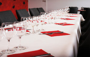 Table privative à l'étage du Fil Rouge, restaurant à Quimper